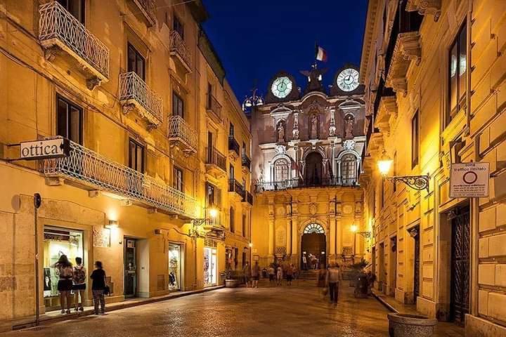 Casa Vacanze Penelope Trapani Zewnętrze zdjęcie