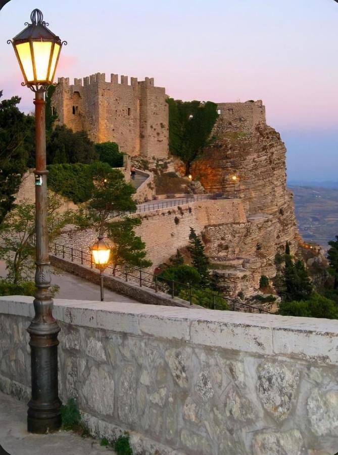 Casa Vacanze Penelope Trapani Zewnętrze zdjęcie